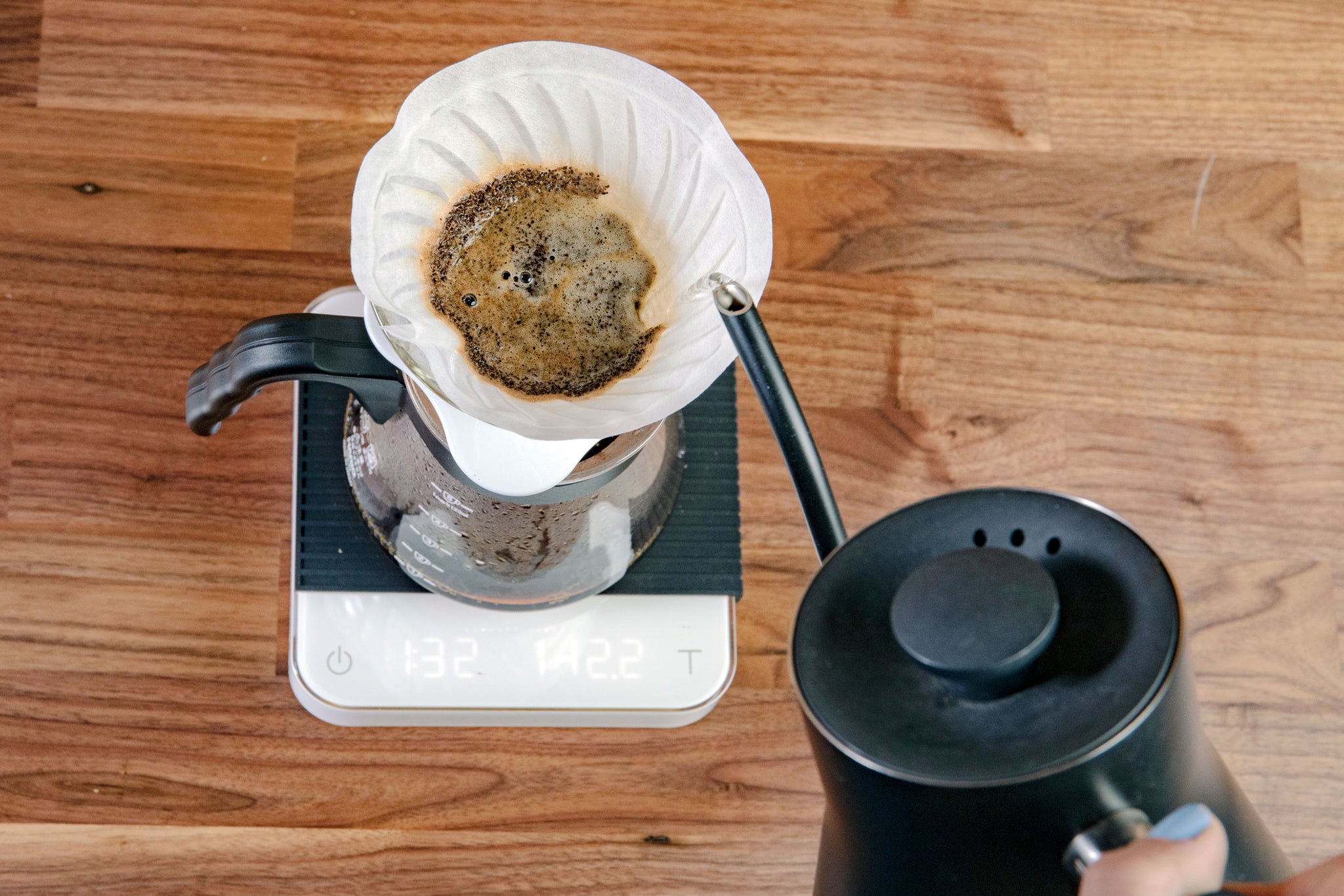 Fellow Stagg Kettle pour over with Acaia Pearl scale